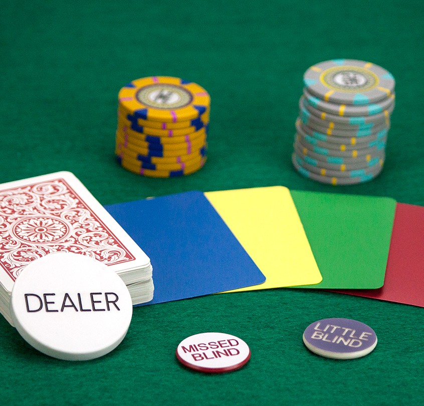 что такое большой и малый блайнд в покере. pokerblajn2. что такое большой и малый блайнд в покере фото. что такое большой и малый блайнд в покере-pokerblajn2. картинка что такое большой и малый блайнд в покере. картинка pokerblajn2. Изначально важно уяснить, что подразумевается под термином «блайнд». Так называется ставка, которую в обязательном порядке делает участник за столом непосредственно перед раздачей.