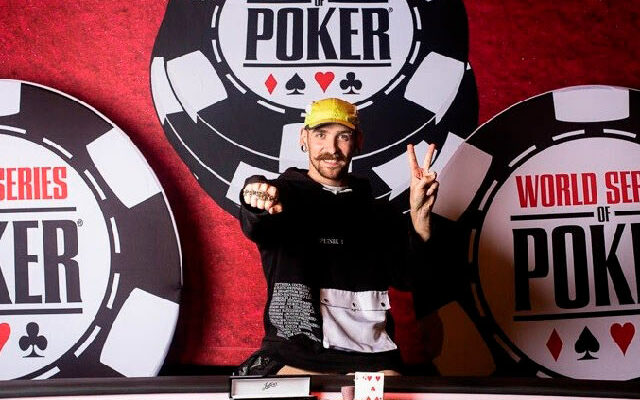 Анатолий Зырин, победитель WSOP 2021 Event #55: 400$ Colossus